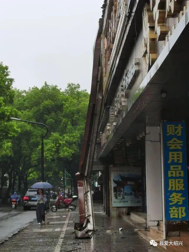 奇异果体育官方网站-府横街要变成小吃一条街了！曾经的女装街以后要变成绍兴版城隍庙