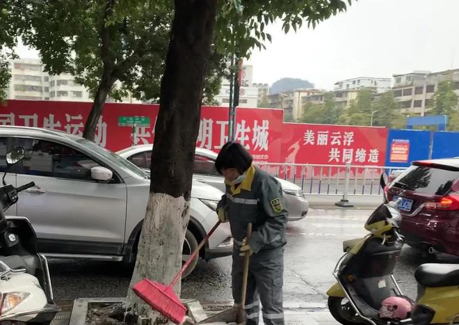 奇异果体育-看哭了！为这些云浮人点赞！(图2)