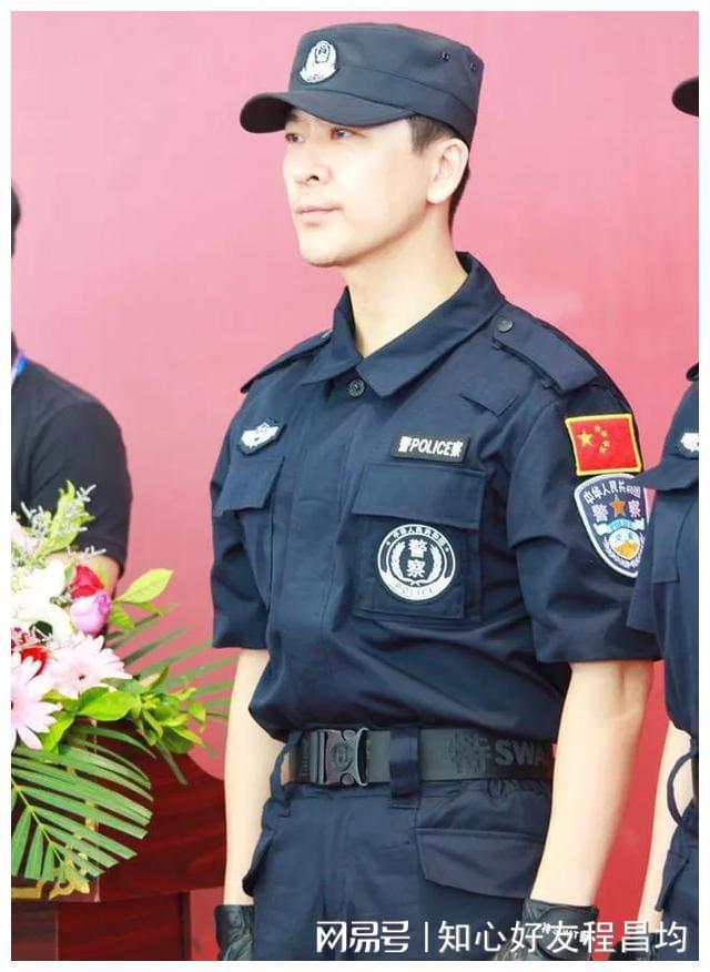 奇异果体育-从九九式警服的败笔给2024款新式警服提点意见和建议(图3)