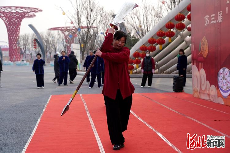 奇异果体育-唐山开平：传统武术闹元宵(图5)