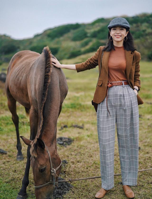 奇异果体育-这位“时尚博主”的西装搭配太美30岁女人开春照着穿气质爆棚(图3)